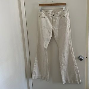 Mid rise cream jeans in size 8 - flare jeans/ boot cut